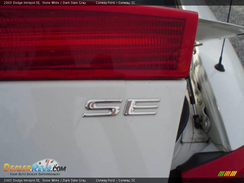 2003 Dodge Intrepid SE Stone White / Dark Slate Gray Photo #14