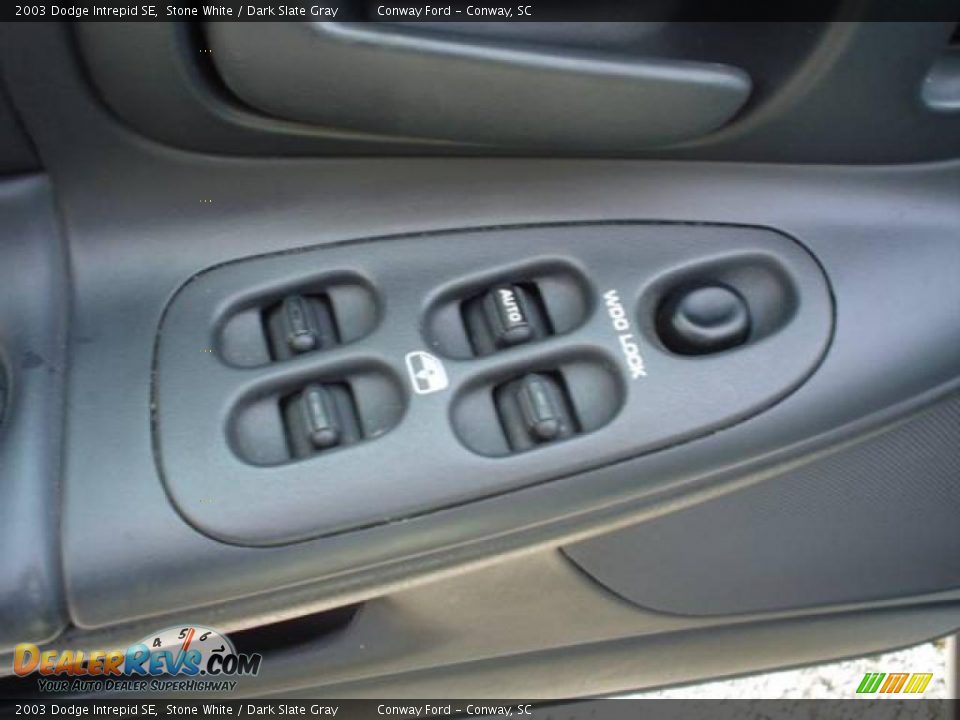 2003 Dodge Intrepid SE Stone White / Dark Slate Gray Photo #21