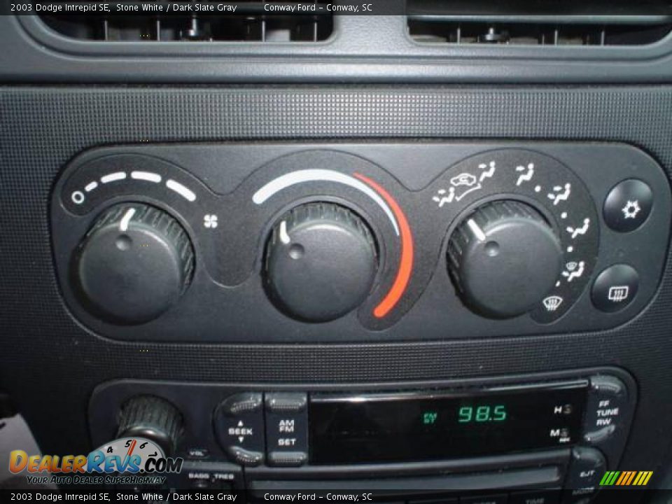 2003 Dodge Intrepid SE Stone White / Dark Slate Gray Photo #23