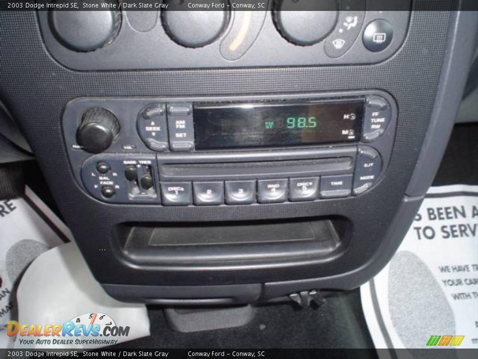 2003 Dodge Intrepid SE Stone White / Dark Slate Gray Photo #24