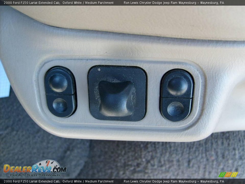 2000 Ford F150 Lariat Extended Cab Oxford White / Medium Parchment Photo #22