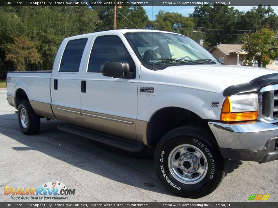 2000 Ford F250 Super Duty Lariat Crew Cab 4x4 Oxford White / Medium Parchment Photo #3