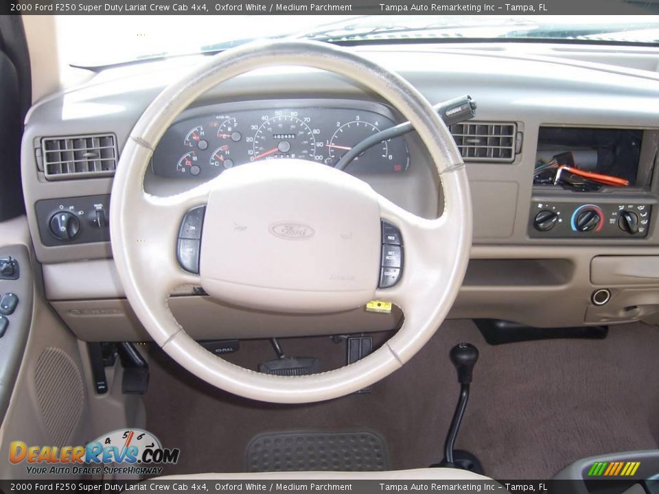 2000 Ford F250 Super Duty Lariat Crew Cab 4x4 Oxford White / Medium Parchment Photo #29