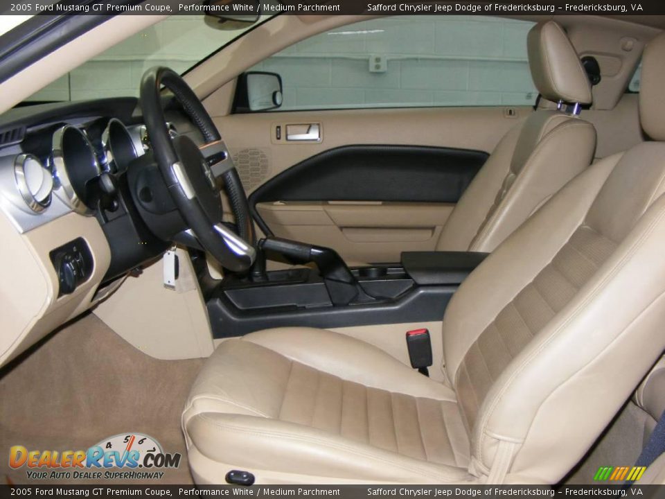 2005 Ford Mustang GT Premium Coupe Performance White / Medium Parchment Photo #11