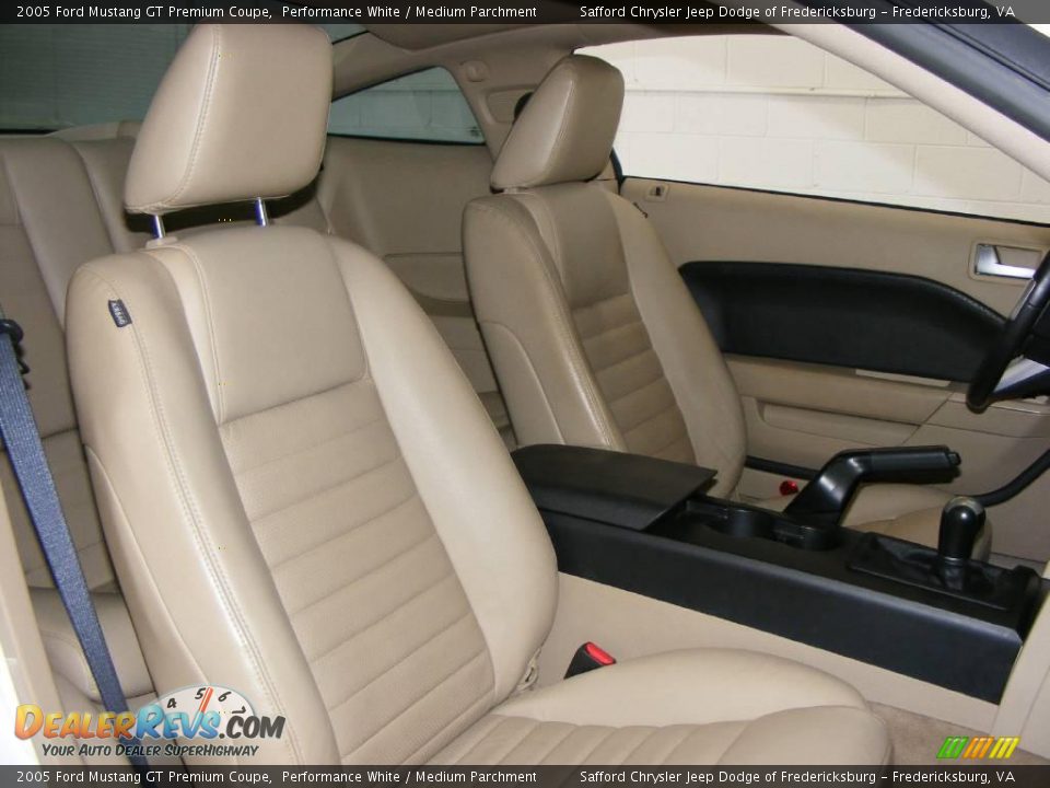 2005 Ford Mustang GT Premium Coupe Performance White / Medium Parchment Photo #17