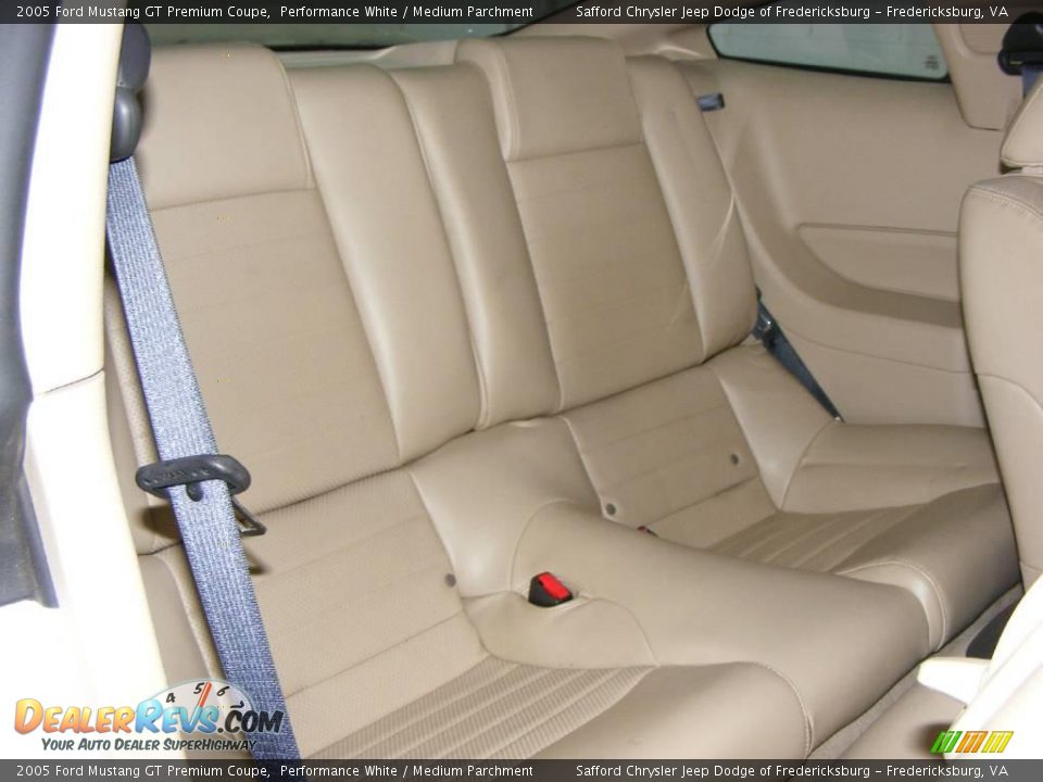2005 Ford Mustang GT Premium Coupe Performance White / Medium Parchment Photo #18