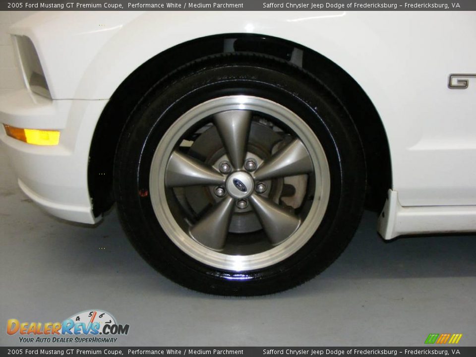 2005 Ford Mustang GT Premium Coupe Performance White / Medium Parchment Photo #26