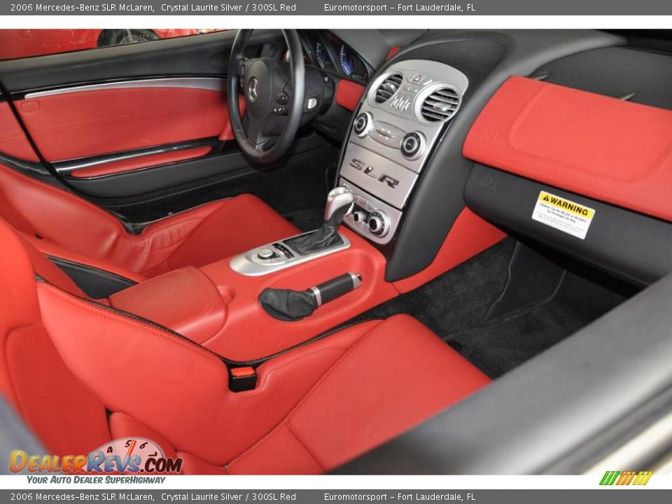 Dashboard of 2006 Mercedes-Benz SLR McLaren Photo #13