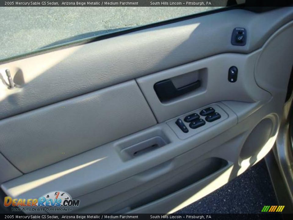 2005 Mercury Sable GS Sedan Arizona Beige Metallic / Medium Parchment Photo #11