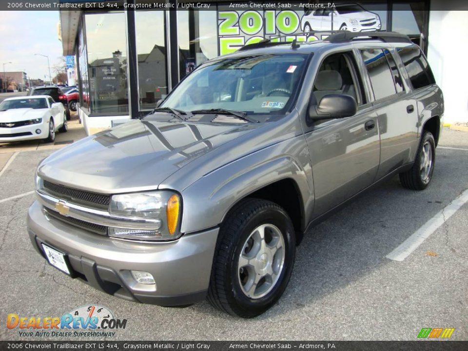 2006 Chevrolet TrailBlazer EXT LS 4x4 Graystone Metallic / Light Gray Photo #1