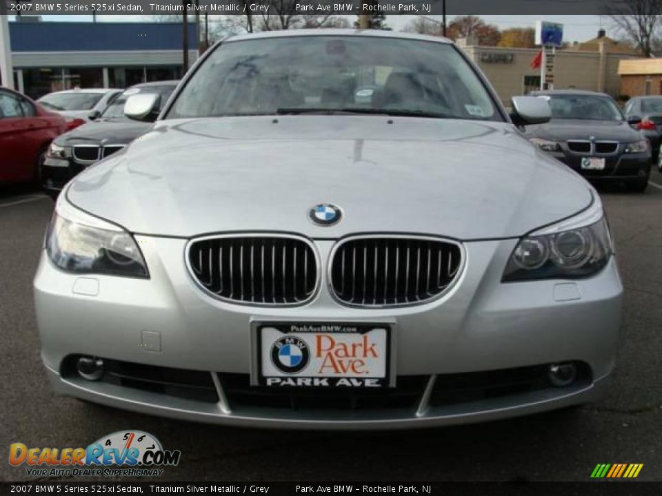 2007 BMW 5 Series 525xi Sedan Titanium Silver Metallic / Grey Photo #3