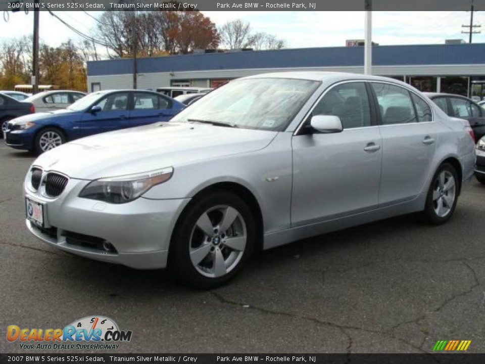 2007 BMW 5 Series 525xi Sedan Titanium Silver Metallic / Grey Photo #4