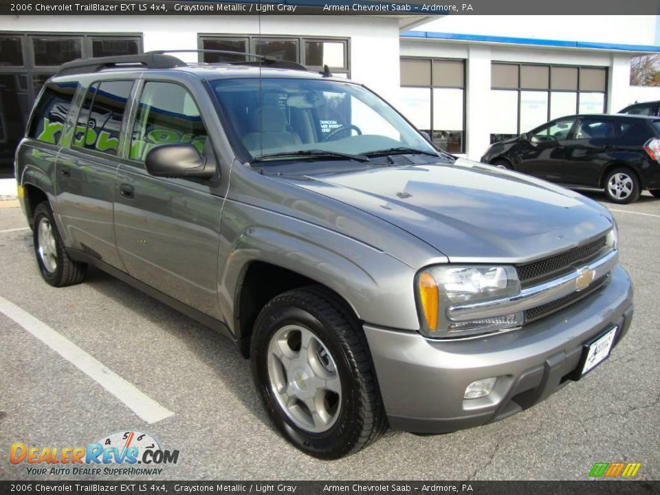 2006 Chevrolet TrailBlazer EXT LS 4x4 Graystone Metallic / Light Gray Photo #4
