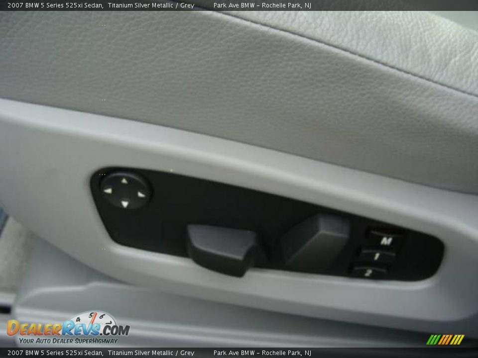 2007 BMW 5 Series 525xi Sedan Titanium Silver Metallic / Grey Photo #11