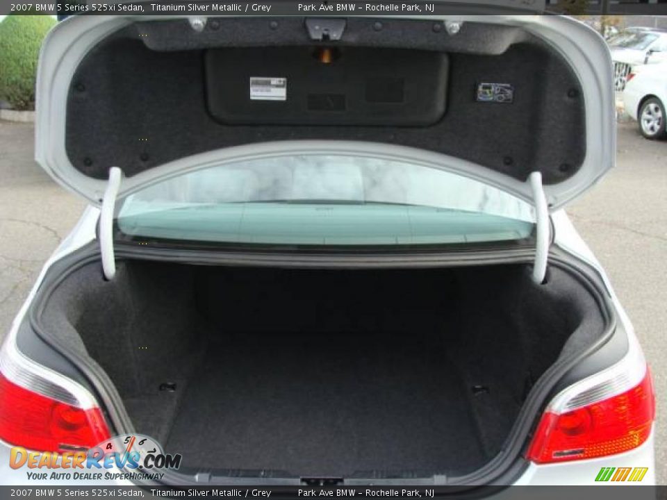 2007 BMW 5 Series 525xi Sedan Titanium Silver Metallic / Grey Photo #18