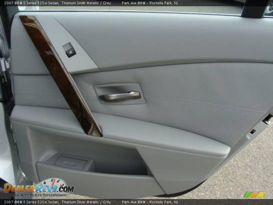 2007 BMW 5 Series 525xi Sedan Titanium Silver Metallic / Grey Photo #19