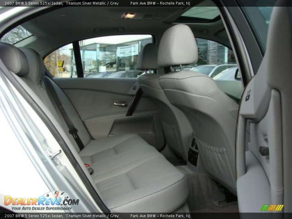 2007 BMW 5 Series 525xi Sedan Titanium Silver Metallic / Grey Photo #20