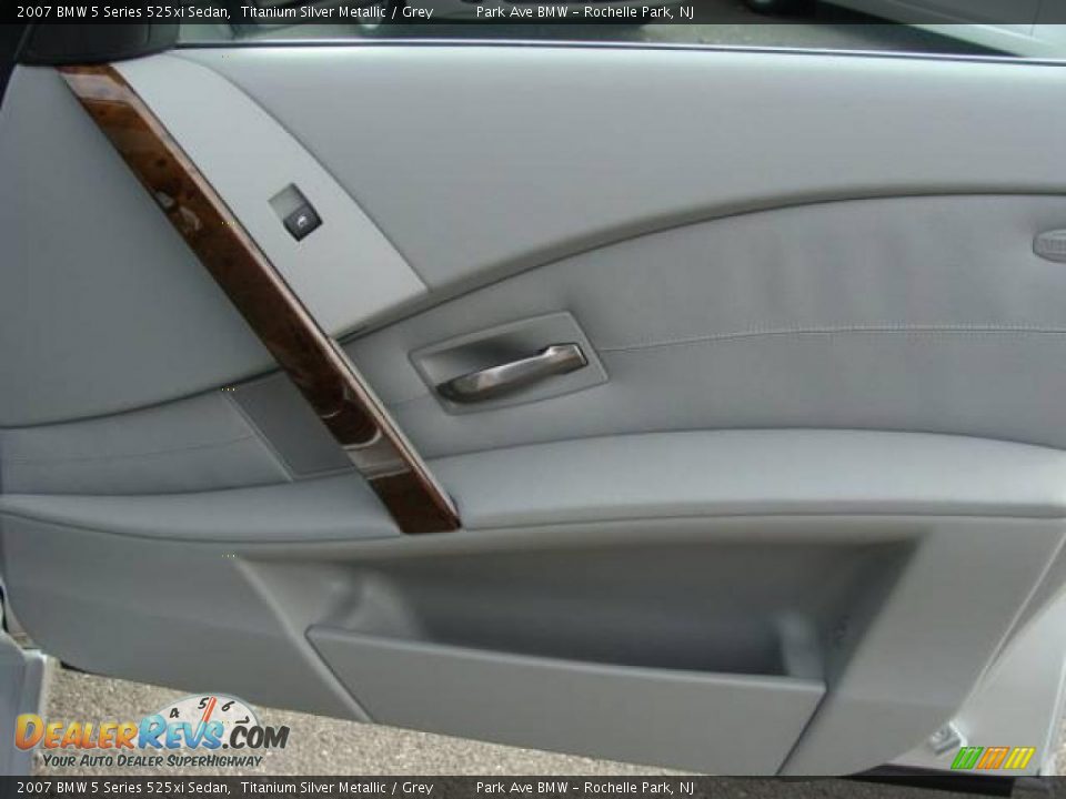 2007 BMW 5 Series 525xi Sedan Titanium Silver Metallic / Grey Photo #21