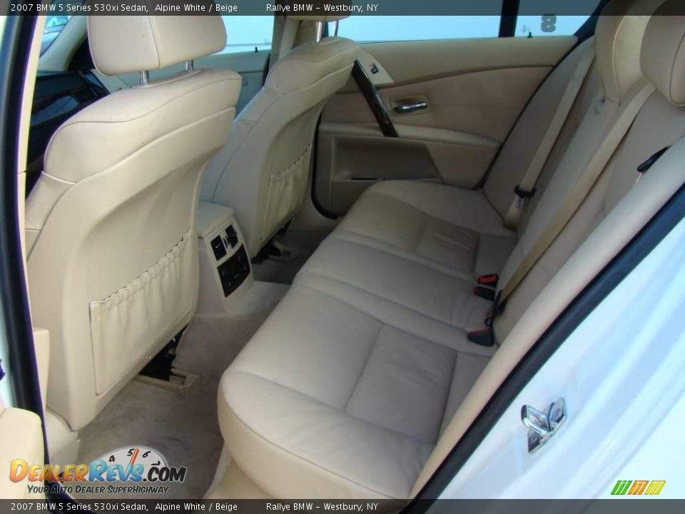 2007 BMW 5 Series 530xi Sedan Alpine White / Beige Photo #12