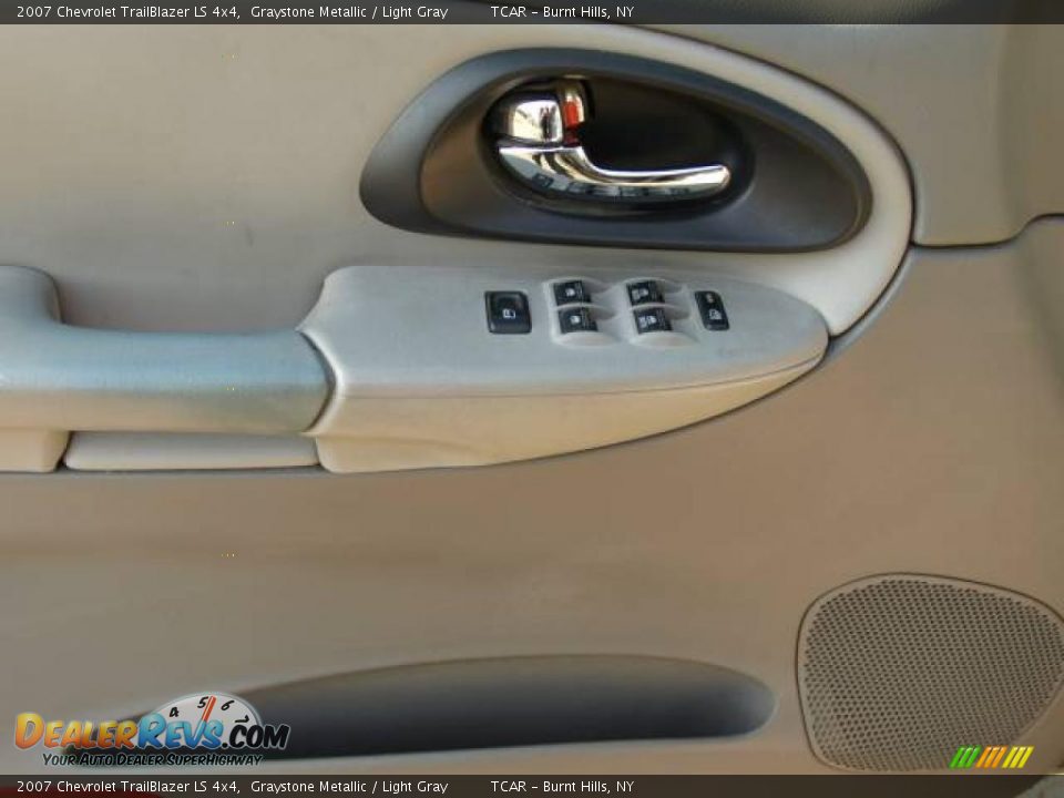 2007 Chevrolet TrailBlazer LS 4x4 Graystone Metallic / Light Gray Photo #11
