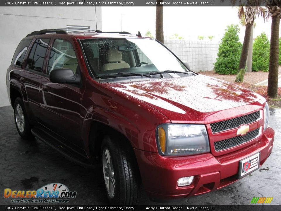 2007 Chevrolet TrailBlazer LT Red Jewel Tint Coat / Light Cashmere/Ebony Photo #4