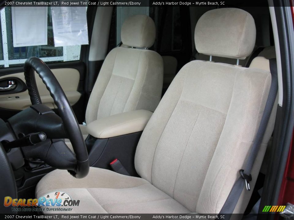 2007 Chevrolet TrailBlazer LT Red Jewel Tint Coat / Light Cashmere/Ebony Photo #16