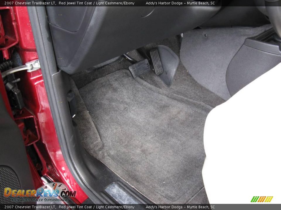 2007 Chevrolet TrailBlazer LT Red Jewel Tint Coat / Light Cashmere/Ebony Photo #18