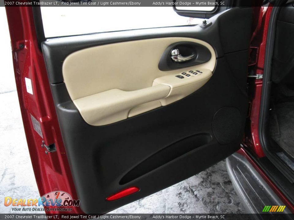 2007 Chevrolet TrailBlazer LT Red Jewel Tint Coat / Light Cashmere/Ebony Photo #20