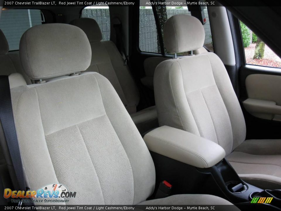 2007 Chevrolet TrailBlazer LT Red Jewel Tint Coat / Light Cashmere/Ebony Photo #21