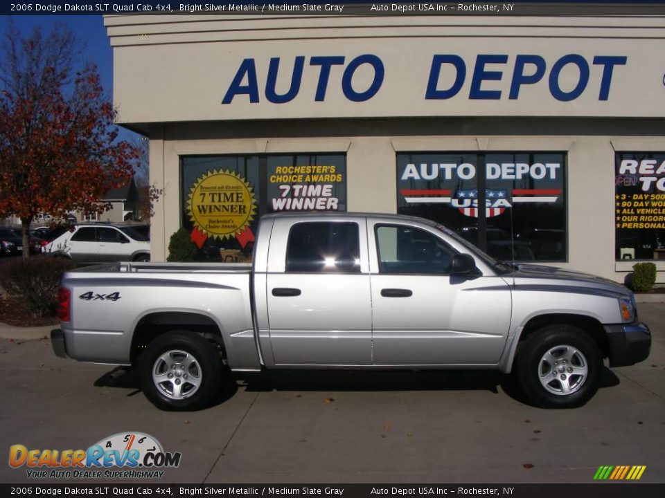 2006 Dodge Dakota SLT Quad Cab 4x4 Bright Silver Metallic / Medium Slate Gray Photo #1