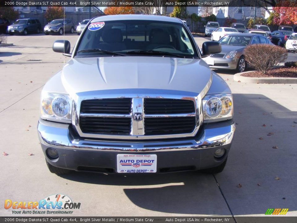 2006 Dodge Dakota SLT Quad Cab 4x4 Bright Silver Metallic / Medium Slate Gray Photo #3