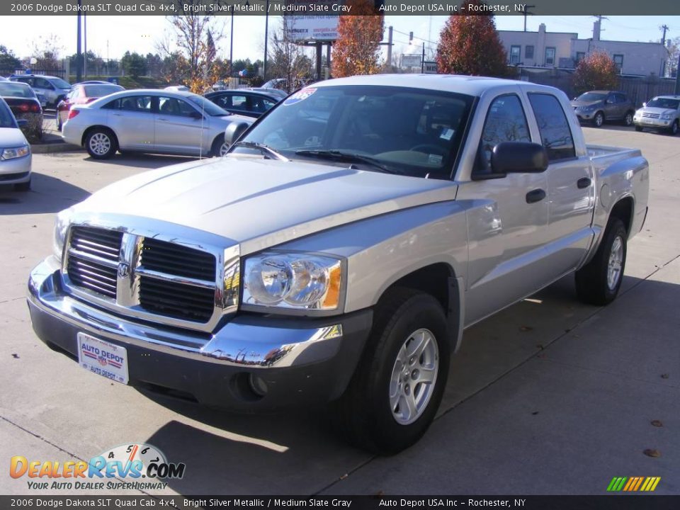 2006 Dodge Dakota SLT Quad Cab 4x4 Bright Silver Metallic / Medium Slate Gray Photo #4
