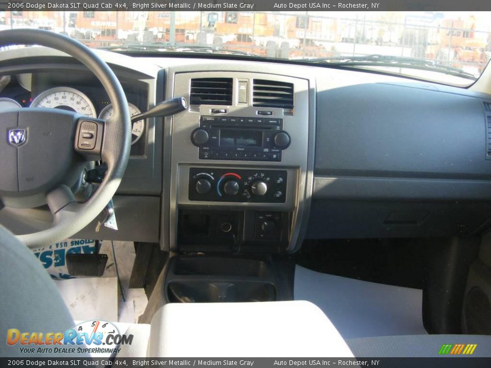 2006 Dodge Dakota SLT Quad Cab 4x4 Bright Silver Metallic / Medium Slate Gray Photo #10
