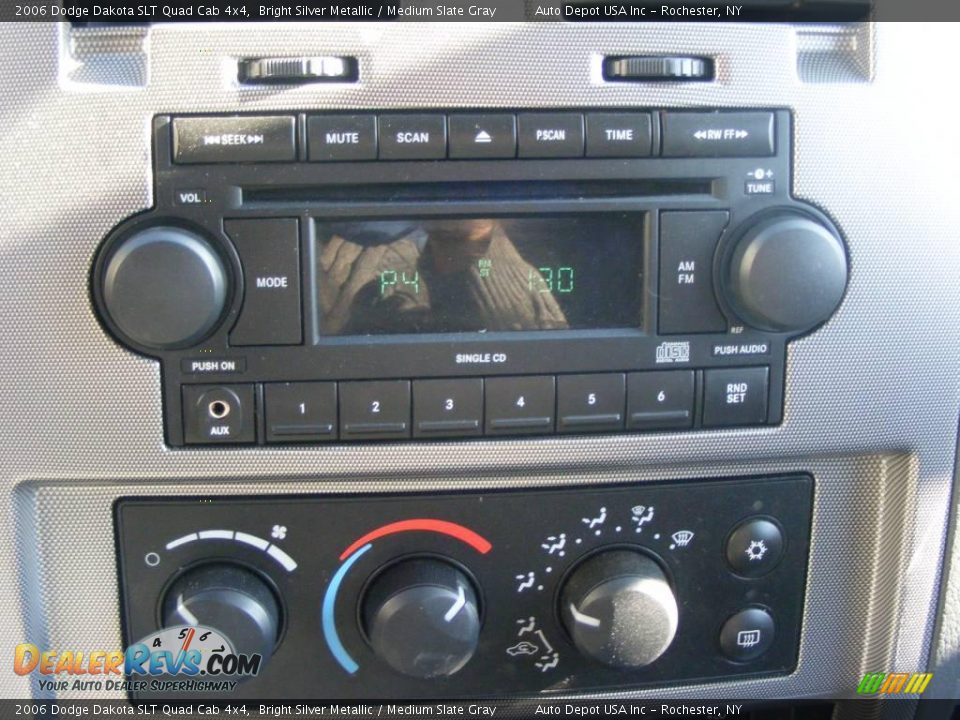 2006 Dodge Dakota SLT Quad Cab 4x4 Bright Silver Metallic / Medium Slate Gray Photo #11