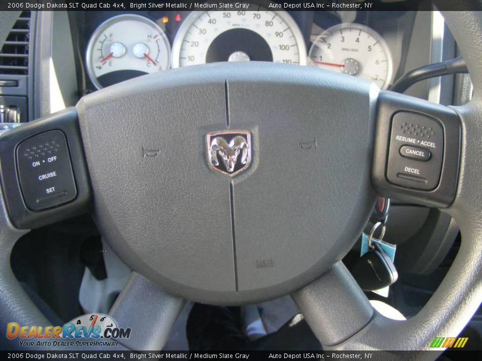 2006 Dodge Dakota SLT Quad Cab 4x4 Bright Silver Metallic / Medium Slate Gray Photo #12