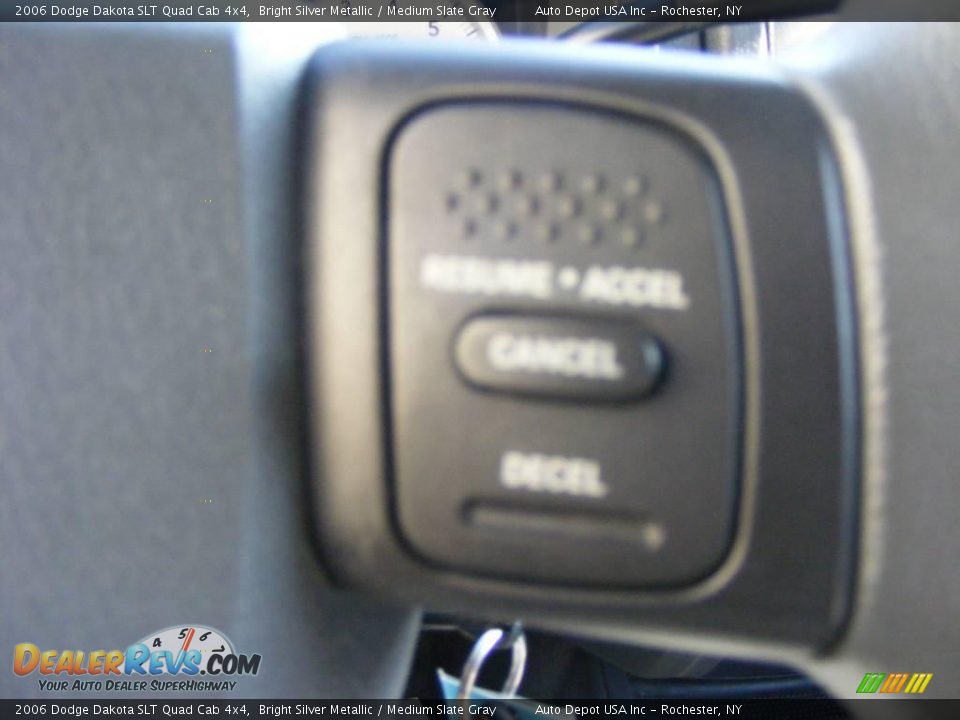 2006 Dodge Dakota SLT Quad Cab 4x4 Bright Silver Metallic / Medium Slate Gray Photo #13