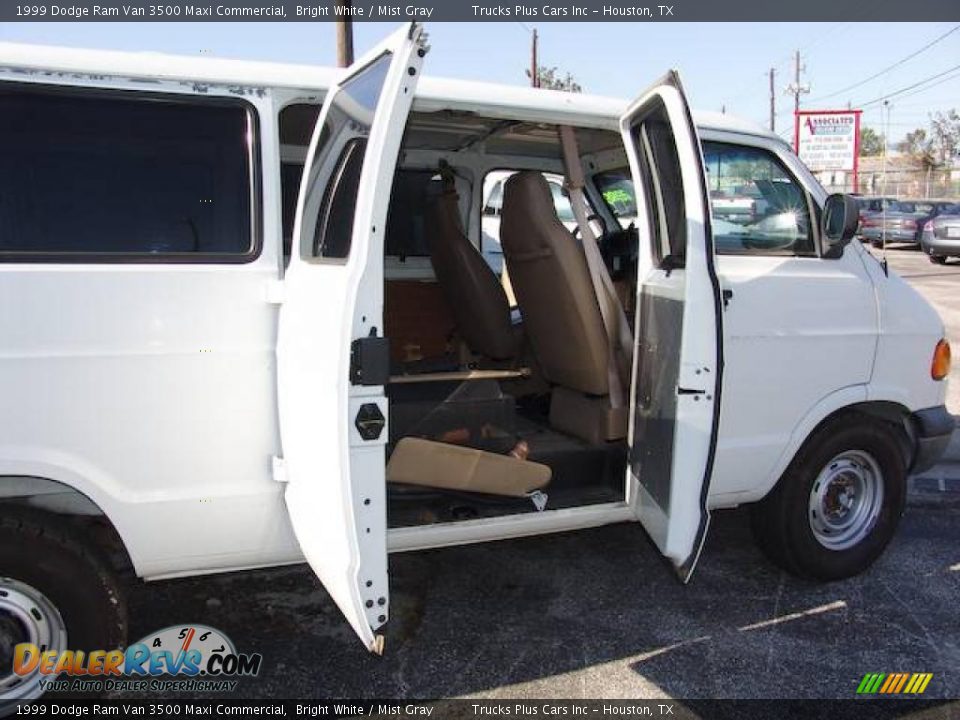 1999 Dodge Ram Van 3500 Maxi Commercial Bright White / Mist Gray Photo #28