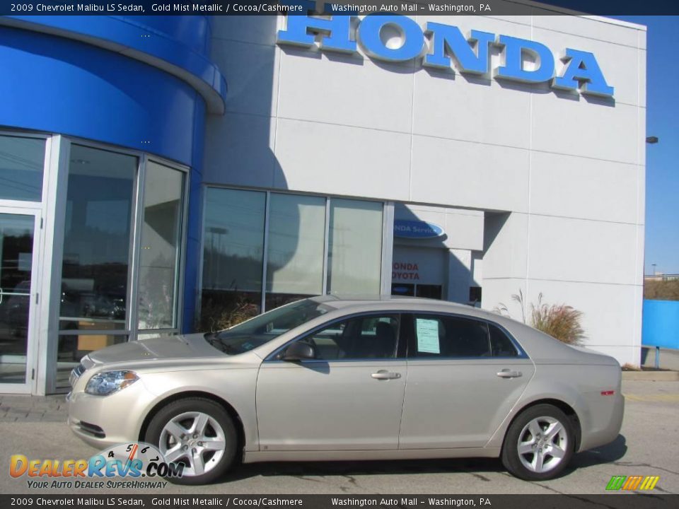 2009 Chevrolet Malibu LS Sedan Gold Mist Metallic / Cocoa/Cashmere Photo #3