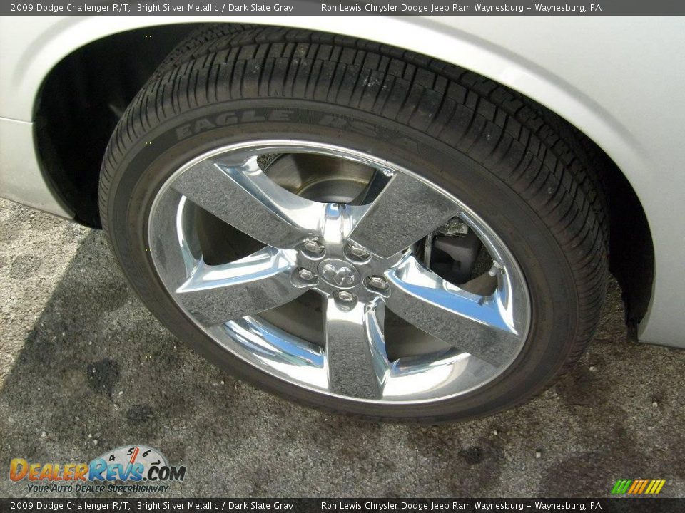 2009 Dodge Challenger R/T Bright Silver Metallic / Dark Slate Gray Photo #15