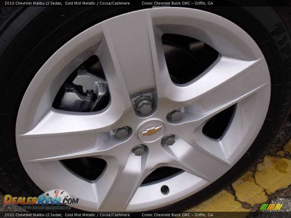2010 Chevrolet Malibu LS Sedan Gold Mist Metallic / Cocoa/Cashmere Photo #9