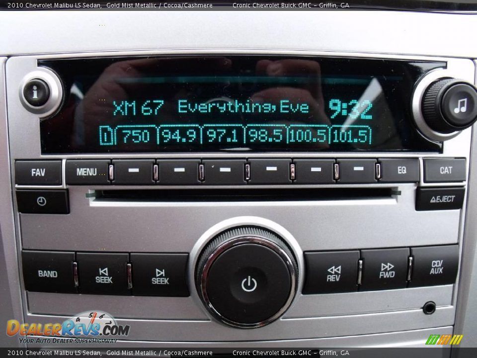 2010 Chevrolet Malibu LS Sedan Gold Mist Metallic / Cocoa/Cashmere Photo #17