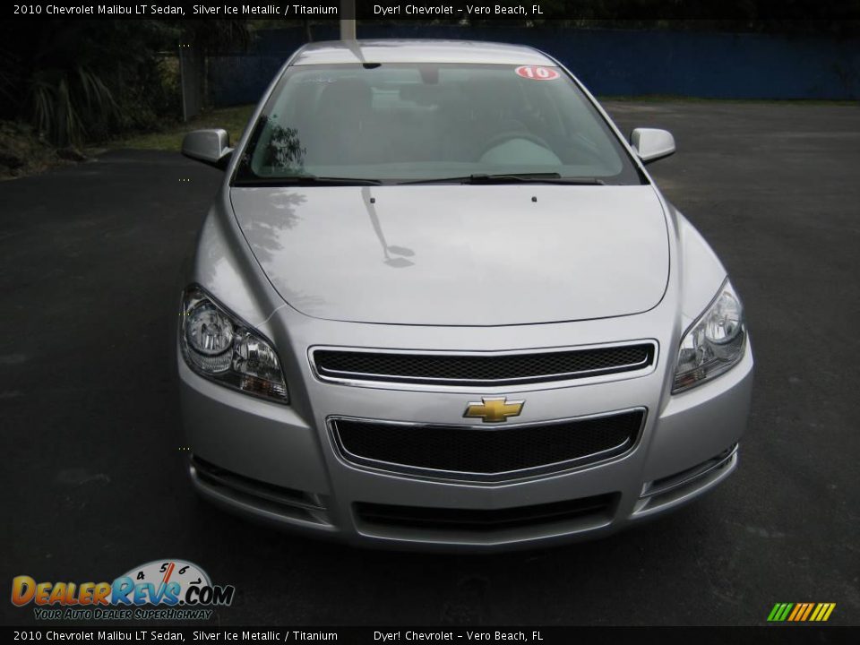 2010 Chevrolet Malibu LT Sedan Silver Ice Metallic / Titanium Photo #2