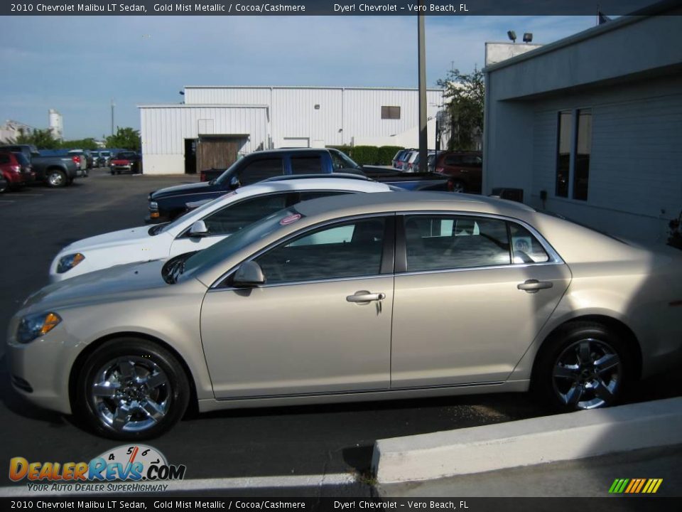 2010 Chevrolet Malibu LT Sedan Gold Mist Metallic / Cocoa/Cashmere Photo #3