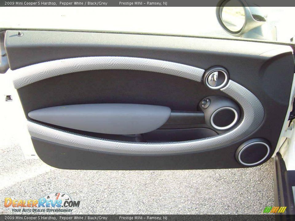 2009 Mini Cooper S Hardtop Pepper White / Black/Grey Photo #7
