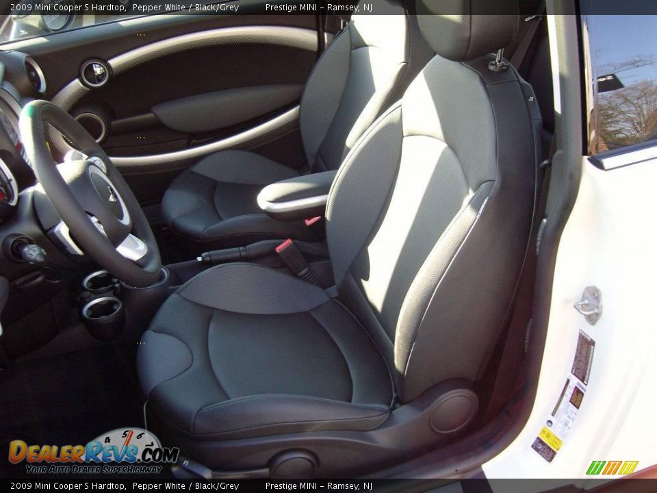 2009 Mini Cooper S Hardtop Pepper White / Black/Grey Photo #9
