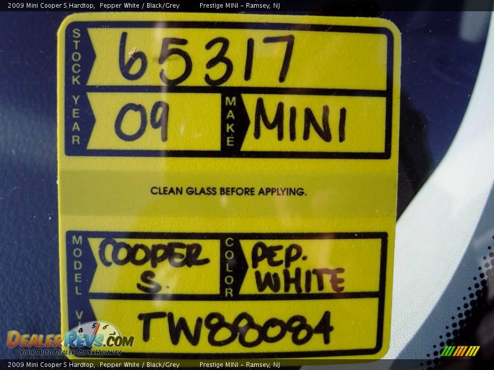 2009 Mini Cooper S Hardtop Pepper White / Black/Grey Photo #16
