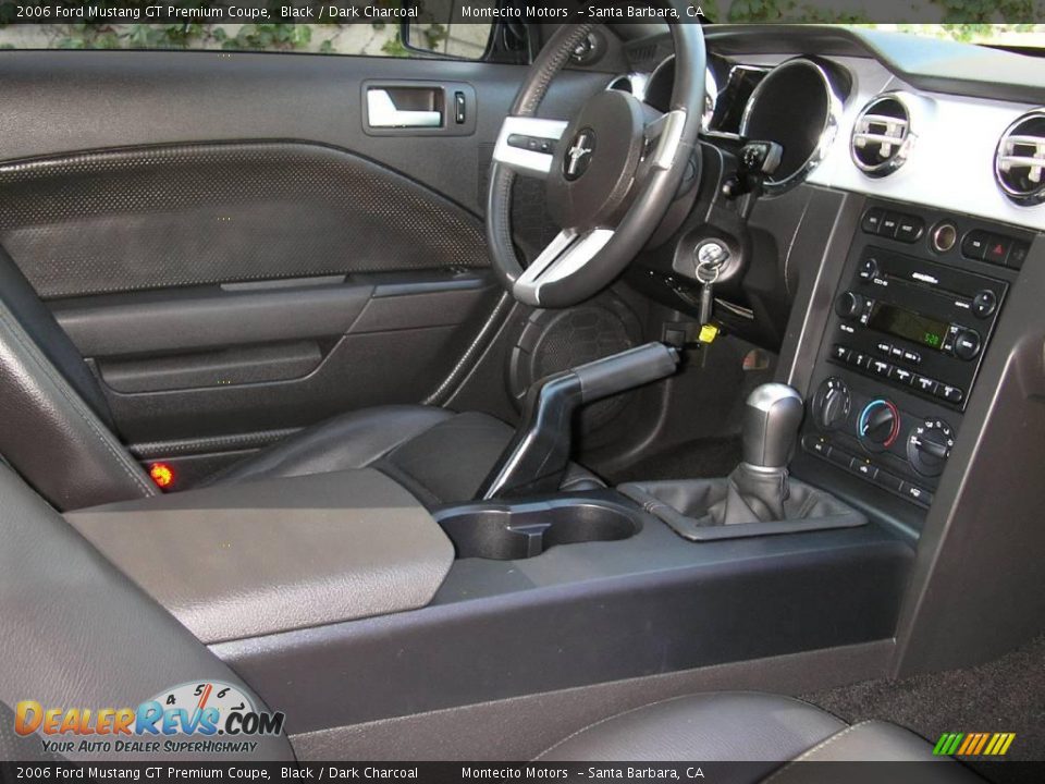 2006 Ford Mustang GT Premium Coupe Black / Dark Charcoal Photo #20