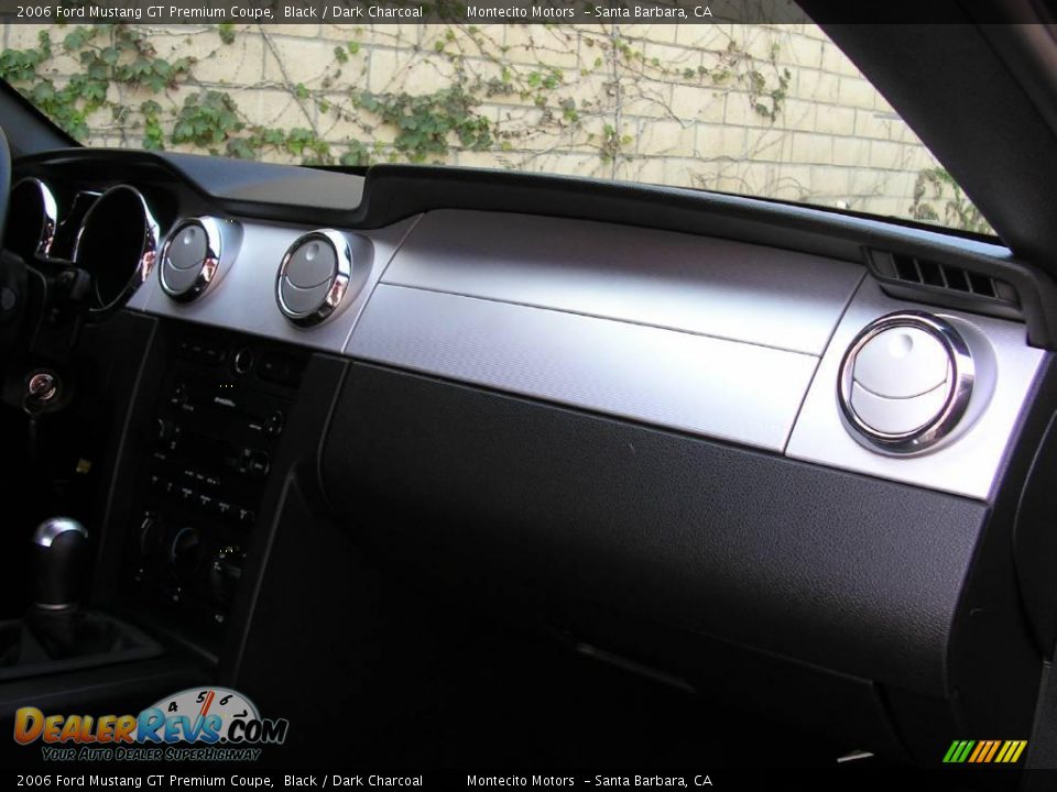 2006 Ford Mustang GT Premium Coupe Black / Dark Charcoal Photo #21
