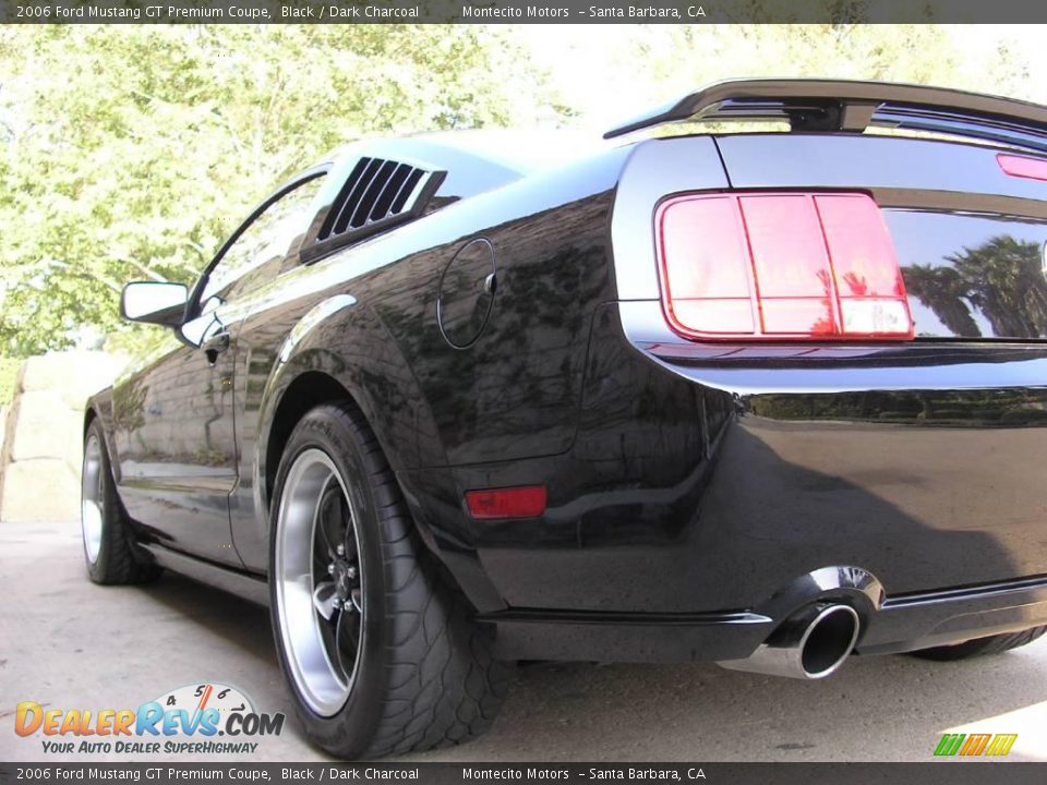 2006 Ford Mustang GT Premium Coupe Black / Dark Charcoal Photo #23