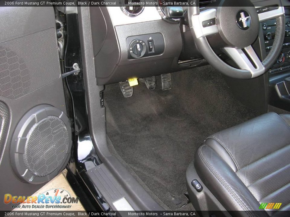 2006 Ford Mustang GT Premium Coupe Black / Dark Charcoal Photo #27
